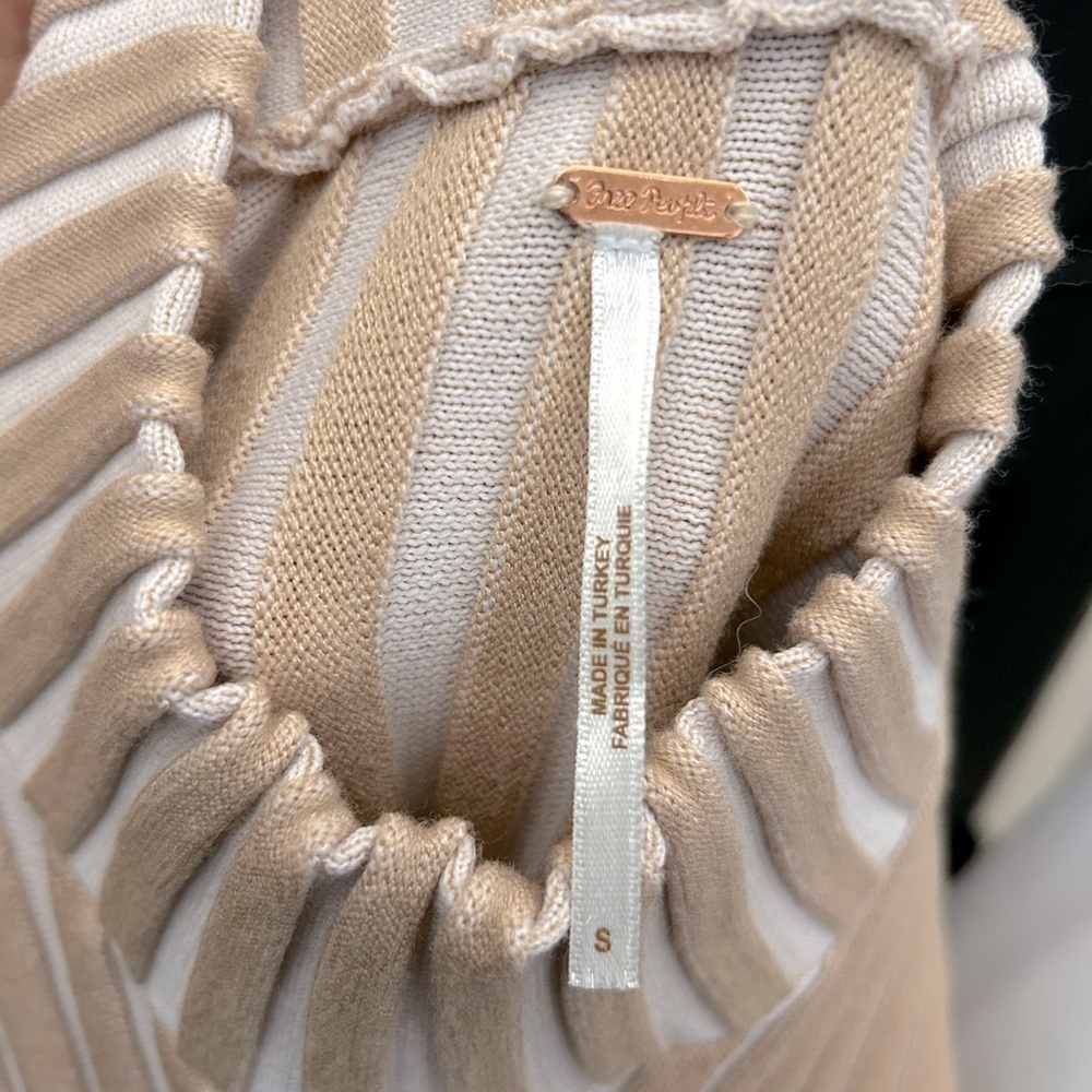 Free People Boho Chic Mad Chill Beige Cream Striped Ribbed Mock Turtleneck Sz Sm - Picture 12 of 16